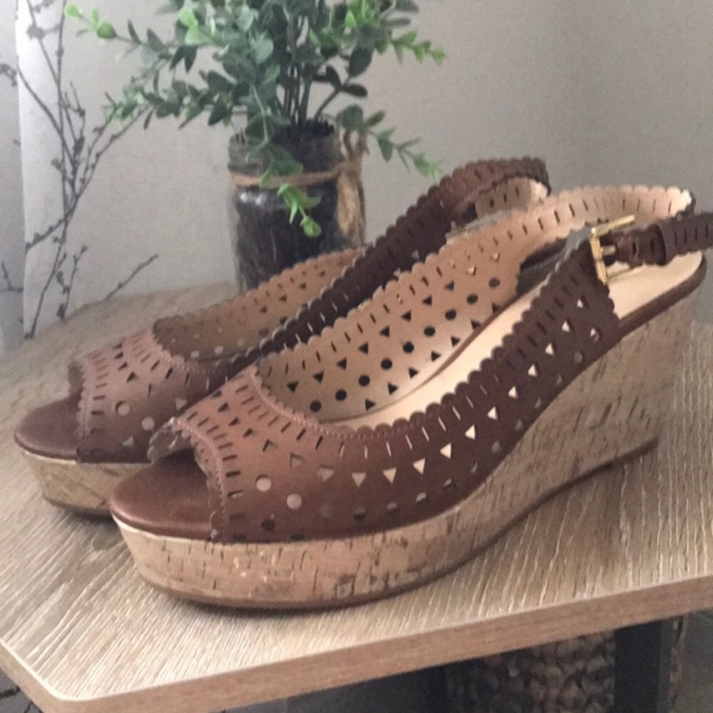 Expression Peek toe Wedges
